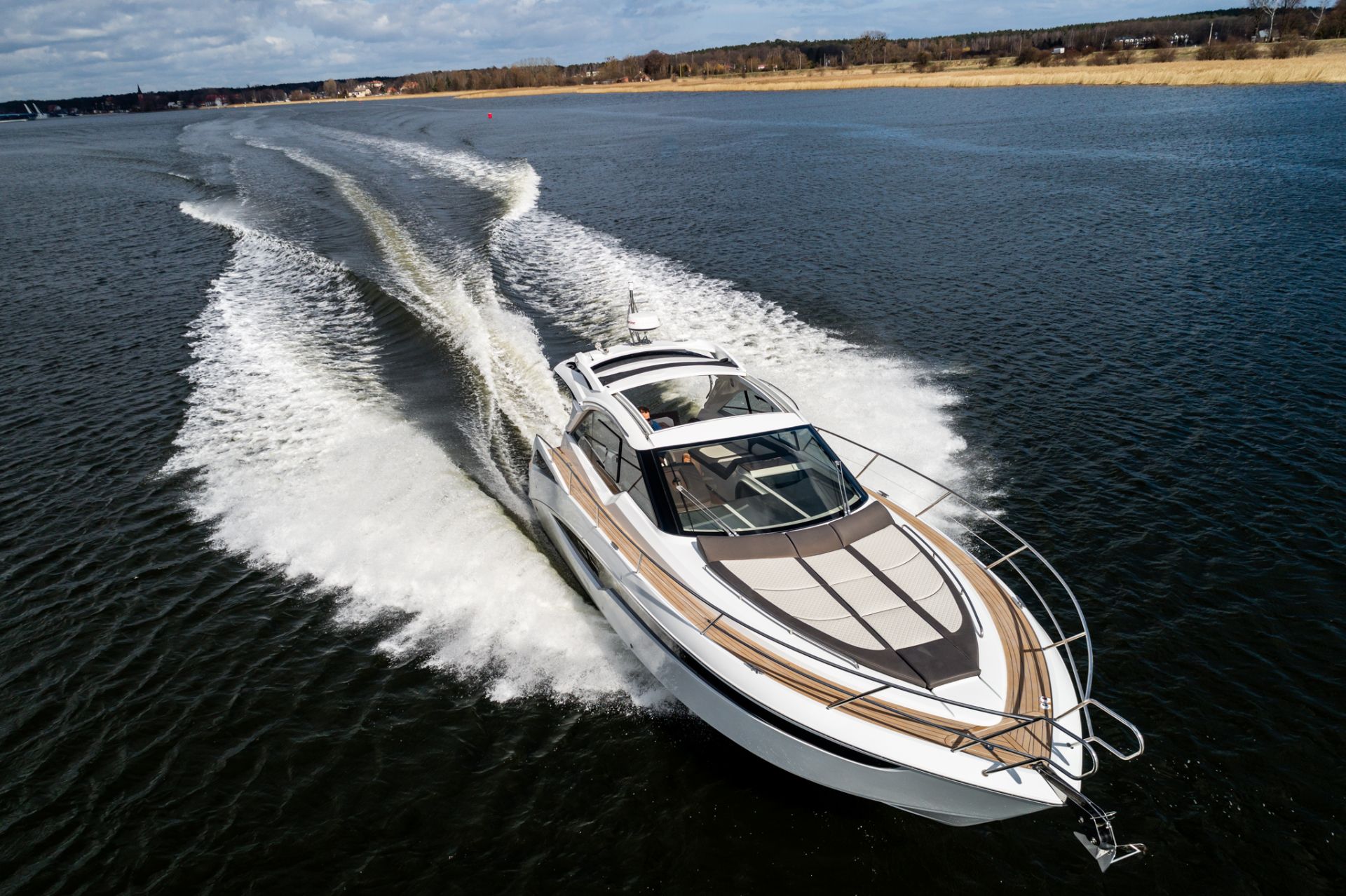 Galeon 405 HTS