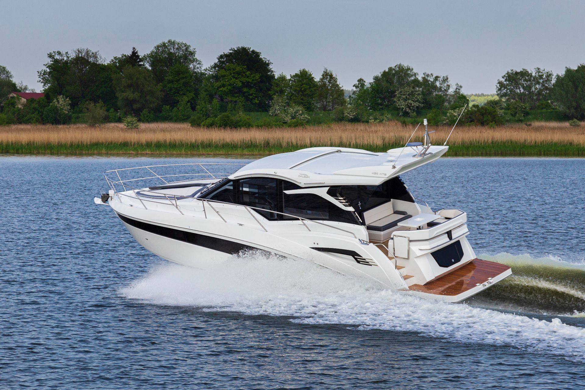 Galeon 425 HTS
