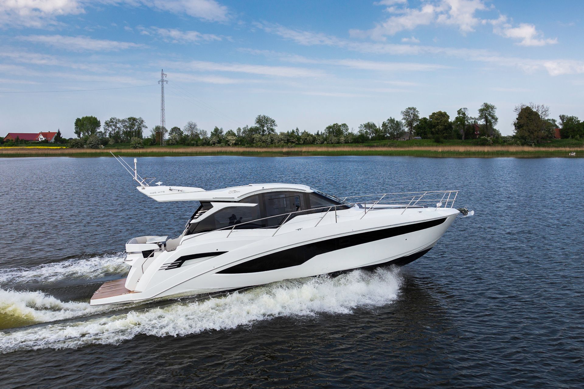 Galeon 425 HTS