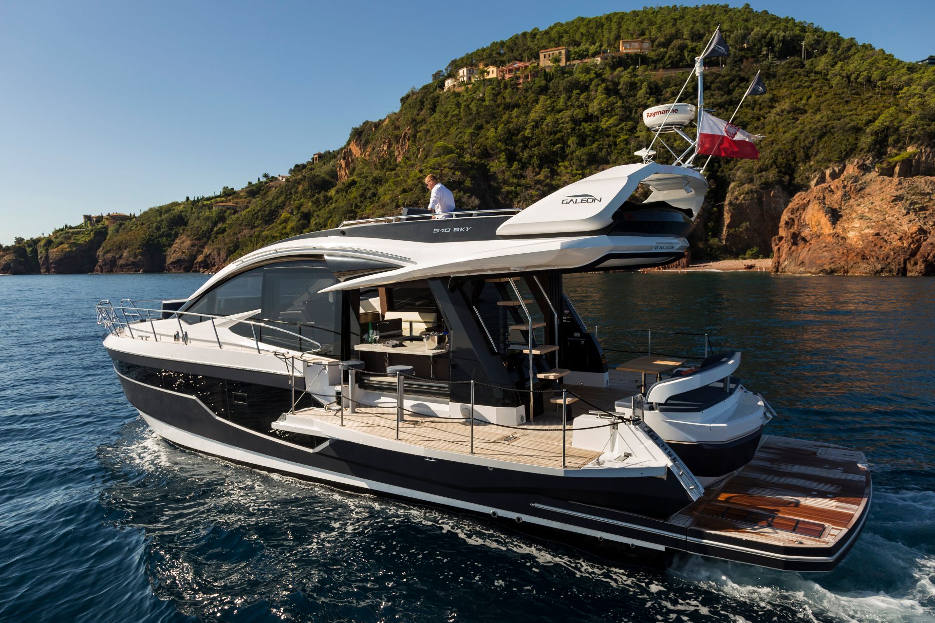 Galeon 510 Skydeck